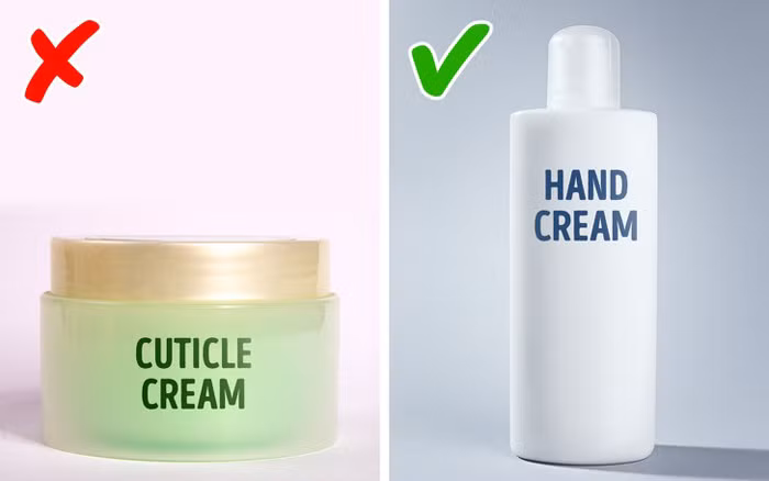 Kem dưỡng da cổ. Da cổ rất mỏng và dễ lão hóa, cần được chăm sóc như da mặt. Tuy nhiên, không nhất thiết phải dùng kem dưỡng chuyên dụng cho vùng da này vì kem dưỡng ẩm hoặc chống lão hóa cho da mặt cũng dùng được cho cổ.