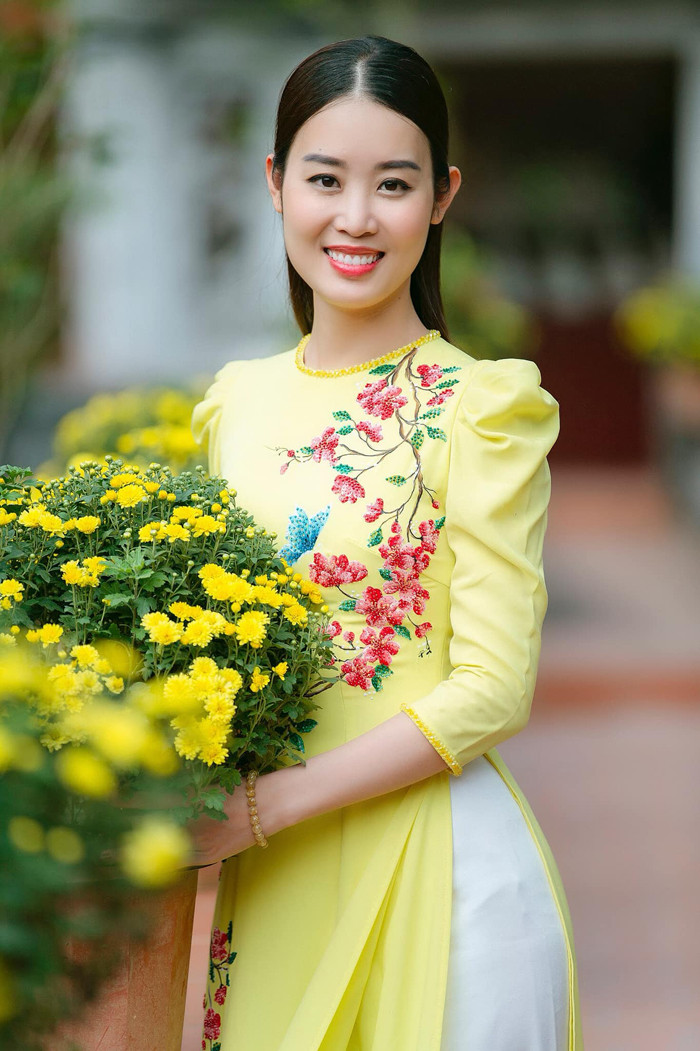 Từng đăng quang Á hậu Áo dài tại Mỹ năm 2016, Minh Phương còn được biết nhiều với vai trò quản lý của Ngọc Trinh. Hiện cô đang là quản lý kiêm giám đốc điều hành Venus, cánh tay đắc lực của Vũ Khắc Tiệp.