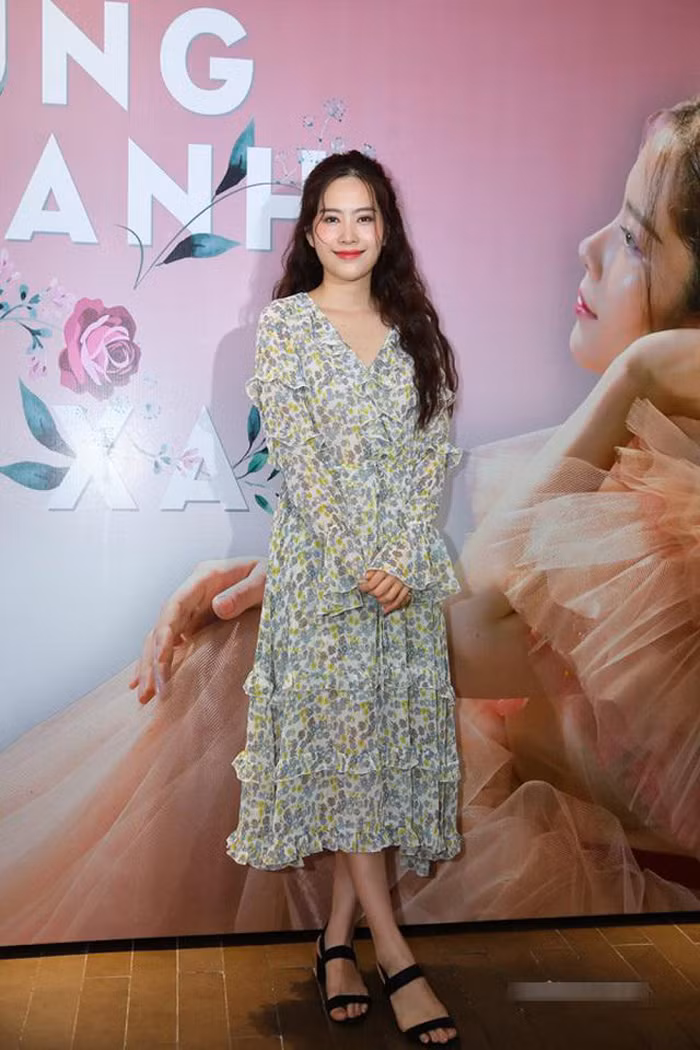 Thực khó hiểu khi Nam Em ăn mặc lôi thôi như thế này khi tham gia sự kiện.