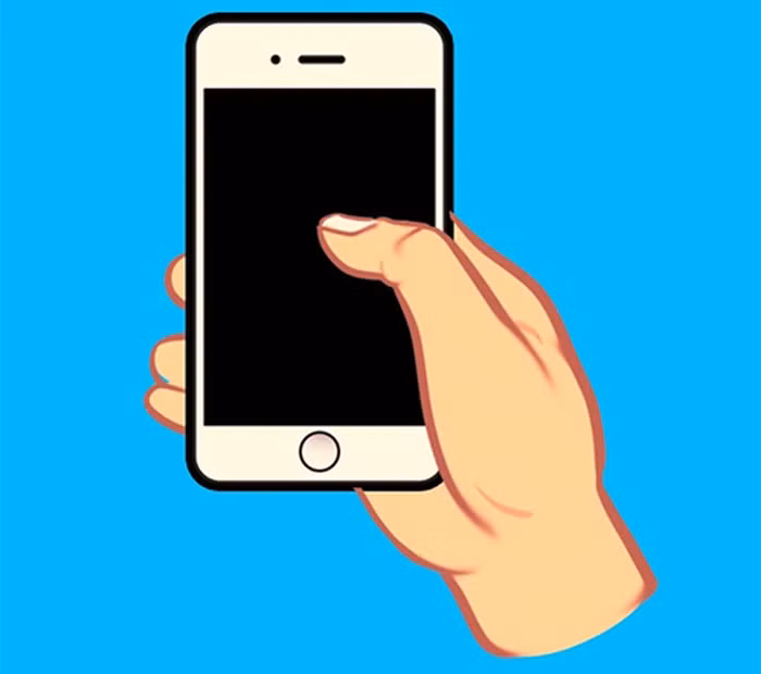 Thay vì chủ quan, bạn nên nhờ tới phụ kiện để giảm lực căng cho ngón tay. Đồng thời, tránh cầm điện thoại với vị trí thẳng đứng quá lâu.