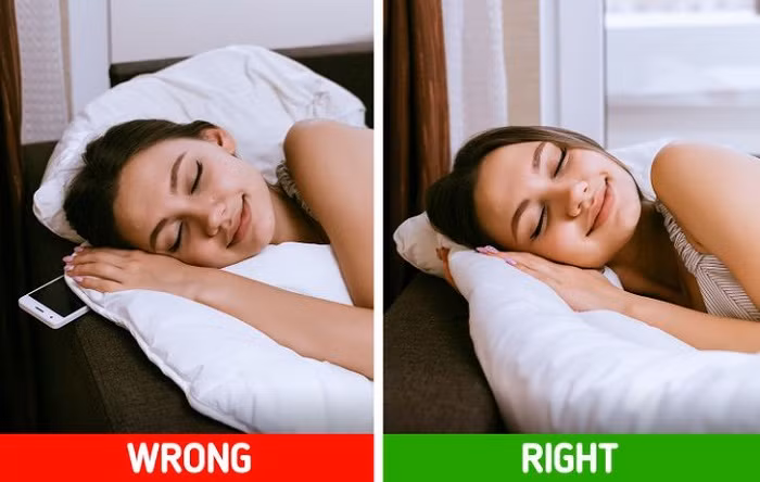 Cháy nổ. Trong các chấn thương do dùng điện thoại, cháy nổ là mối nguy sức khỏe đáng lo ngại nhất. Thực tế, không ít trường hợp bị bỏng khi ngủ đặt điện thoại dưới gối hoặc vừa dùng sạc vừa dùng.