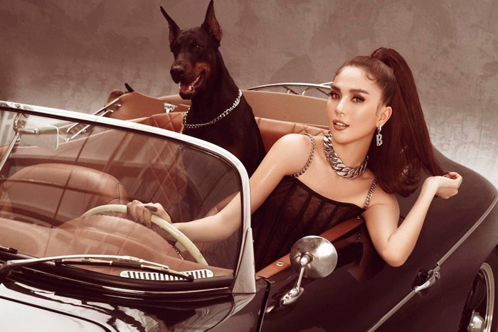 Trước đó, chú chó nghìn đô này cũng từng xuất hiện cùng Ngọc Trinh.