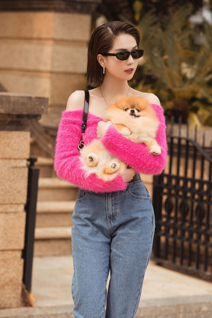 Tuy nhiên, khác với hình ảnh sang chảnh, cuốn hút lần này, Ngọc Trinh xuất hiện với vẻ ngọt ngào, đáng yêu. Ảnh: Instagram NV.