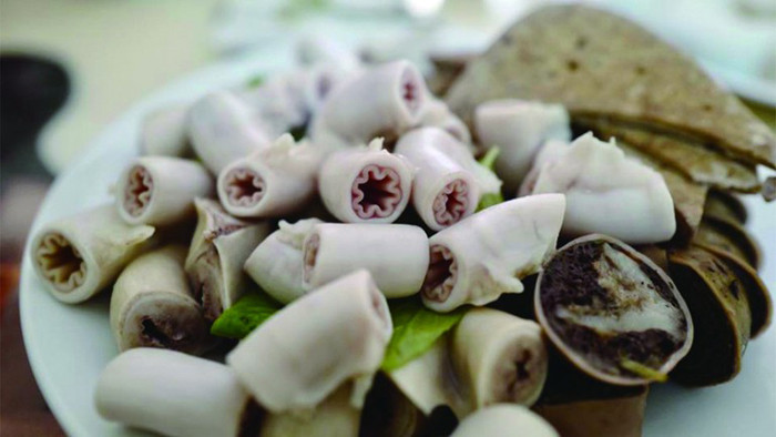 Nếu lòng mề là món khoái khẩu, tốt nhất bạn nên mua nguyên liệu tươi ngon về tự chế biến, thưởng thức tại nhà.