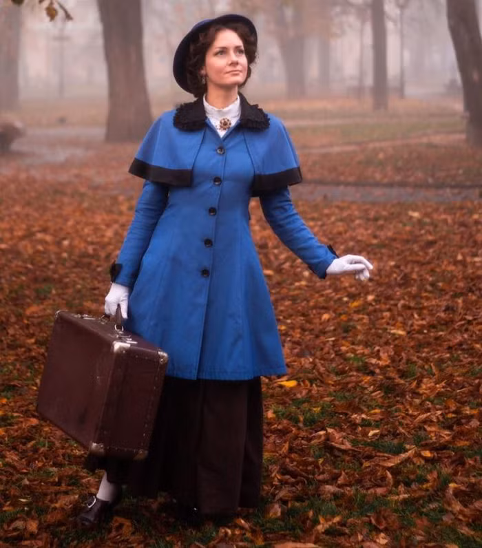 Nhiều người nghĩ áo nịt ngực sẽ “làm khó” Mila. Thực tế, cô gái Ukraine không mất nhiều thời gian bởi chúng được thiết kế riêng theo số đo cơ thể chủ nhân.