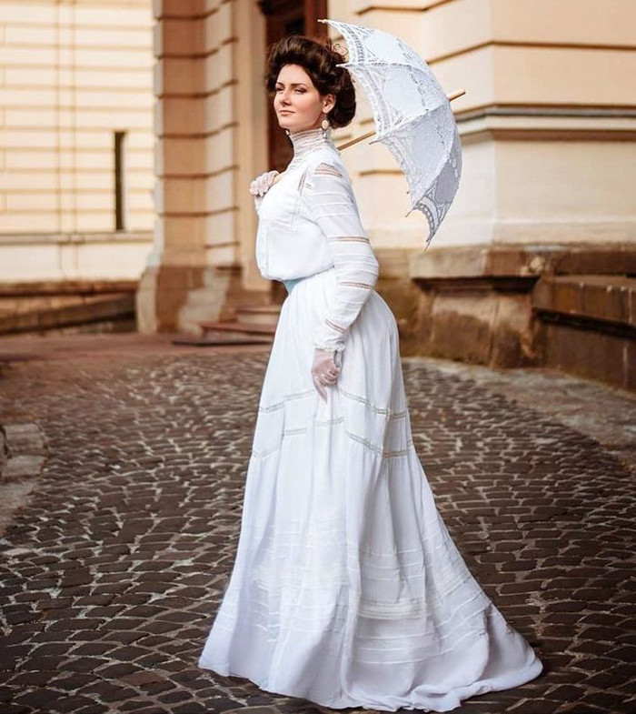 Được biết, niềm yêu thích với thời trang cổ điển không phải mới nhen nhóm. Mila từng bị mê hoặc bởi những món đồ mang hơi thở thời gian từ 12 năm trước.