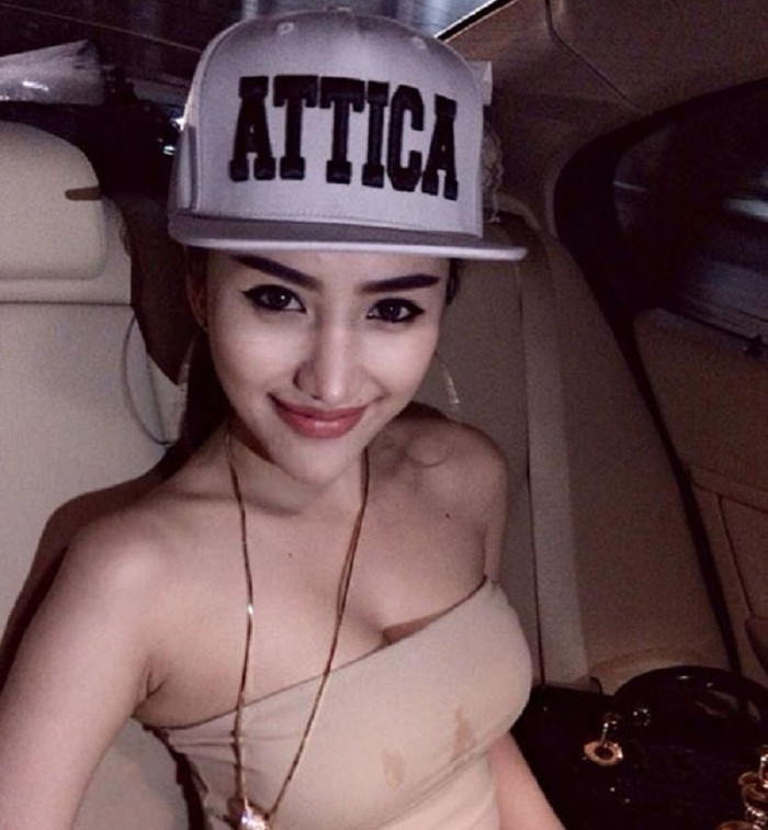 Áo quây lộ vòng 1 căng đầy cũng được hotgirl đời đầu tích cực lăng xê. Ảnh: Instagram NV.