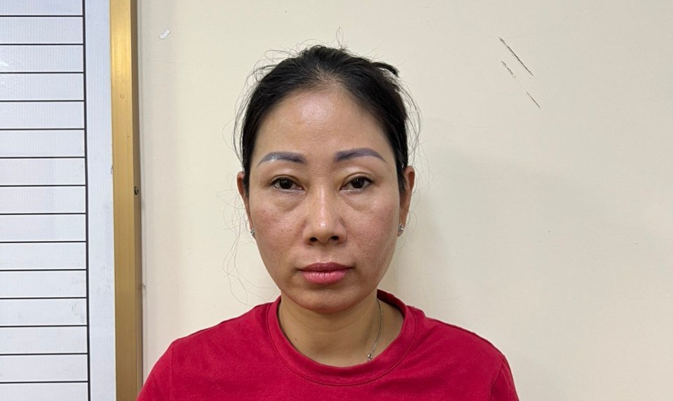 Bắt nữ quái trong gia đình có "truyền thống" phạm tội về ma túy Bat nu quai trong gia dinh co