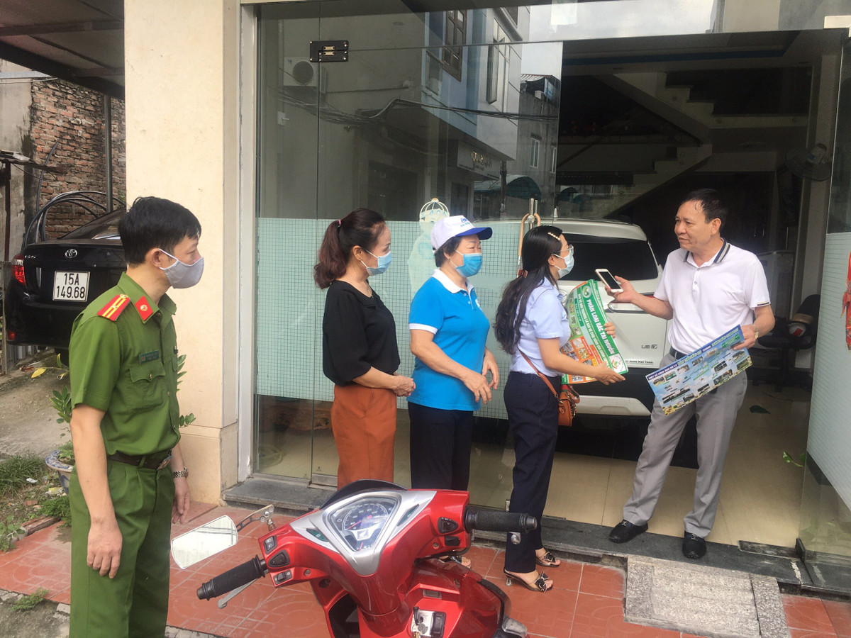 Cty TNHH Môi trường đô thị Hải Phòng: Nỗ lực làm tốt phân loại rác thải tại nguồn - Hình 2 Cty TNHH Moi truong do thi Hai Phong: No luc lam tot phan loai rac thai tai nguon-Hinh-2