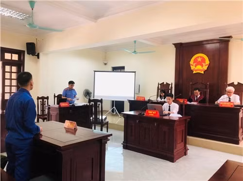 Hai Phong: Dot nham xe, nam thanh nien vuong vong lao ly