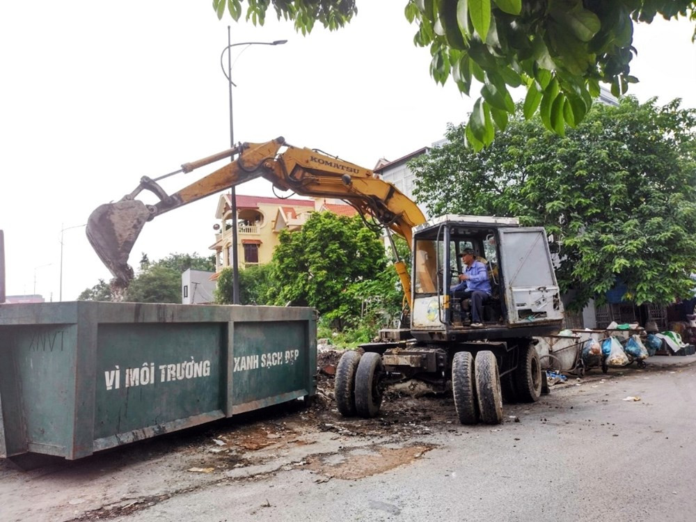 "Cứu" tuyến đường nghìn tỷ ở Hải Phòng đang thành nơi đổ phế thải - Hình 2 Quận Ngô Quyền chỉ đạo các phường phối hợp cùng các đơn vị liên quan chủ động thu gom, dọn dẹp rác thải.