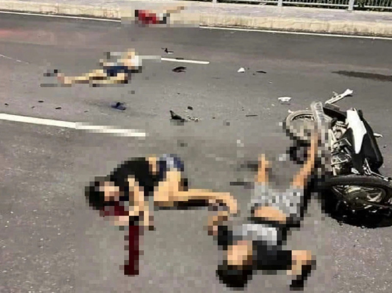 Hai xe máy đối đầu, 2 thanh niên tử vong tại chỗ ở Quảng Ninh Hai xe may doi dau, 2 thanh nien tu vong tai cho o Quang Ninh