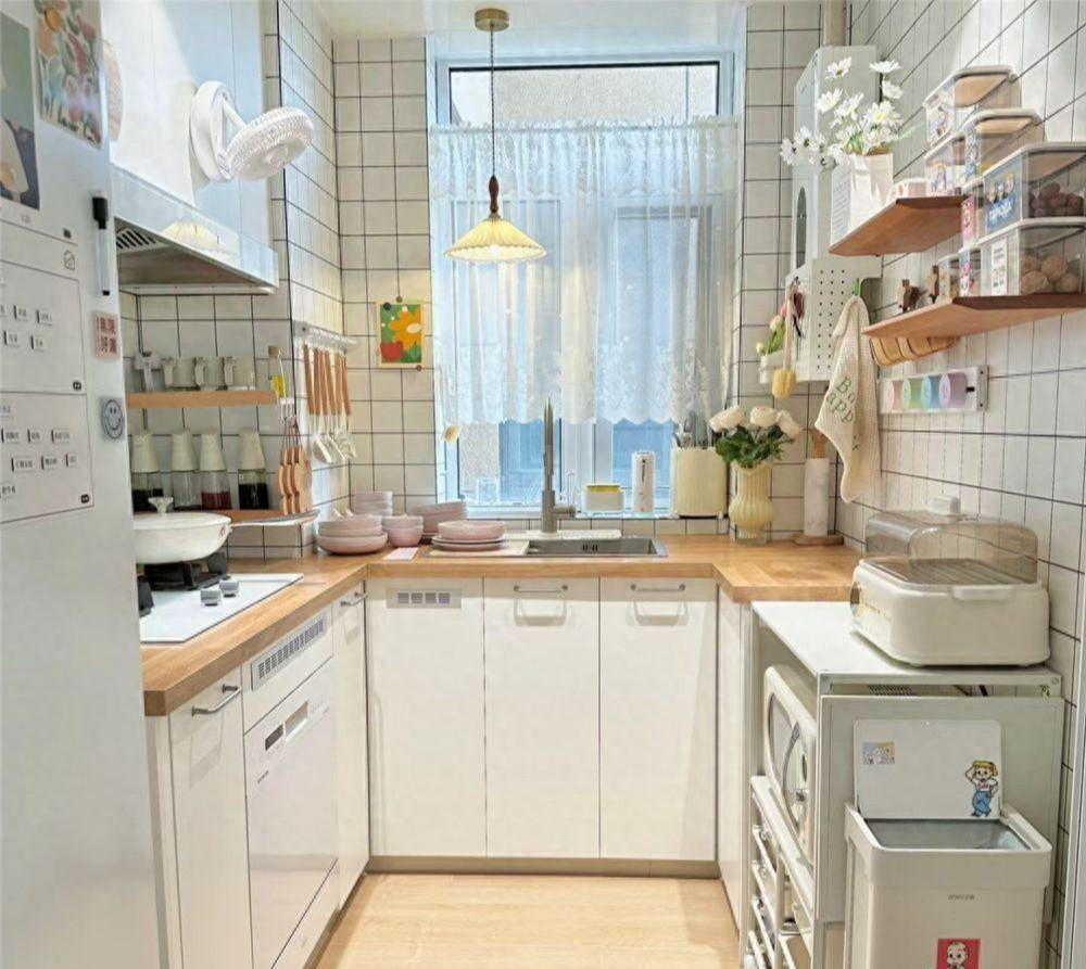 Căn bếp nhỏ nổi tiếng trên mạng vì dễ sử dụng và đẹp mắt Can bep nho noi tieng tren mang vi de su dung va dep mat