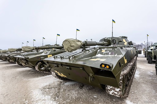 Hệ thống vũ khí như vậy đã được sử dụng trên xe bọc thép chở quân bánh lốp BTR-3, xe chiến đấu bộ binh BMP-1 nâng cấp và trên các thiết giáp thuộc Dự án 58150 "Gyurza-M".