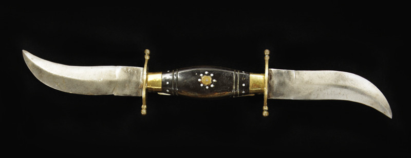 Mỗi lưỡi dao có chiều dài 22 cm. Các chiến binh cổ đại Ấn Độ thường sử dụng Haladie trong cận chiến để gây sát thương cho đối thủ.