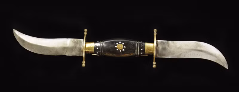 Mỗi lưỡi dao có chiều dài 22 cm. Các chiến binh cổ đại Ấn Độ thường sử dụng Haladie trong cận chiến để gây sát thương cho đối thủ.