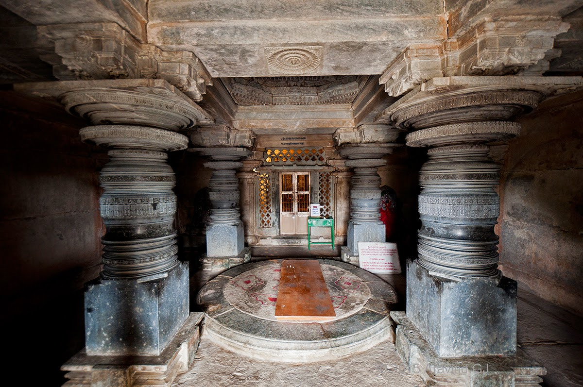 Giới nghiên cứu tự hỏi không biết người xưa đã làm được như vậy bằng cách nào, sử dụng các công cụ gì.