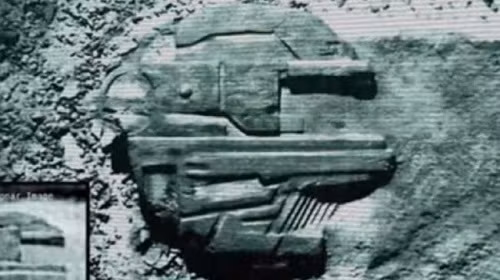 Năm 2011, Ocean X team, nhóm thợ săn kho báu Thụy Điển do thuyền trưởng Peter Lindberg và đồng nghiệp Dennis Asberg bất ngờ phát hiện một cấu trúc "lạ" dưới đáy biển Baltic khi đi tìm một xác tàu đắm.