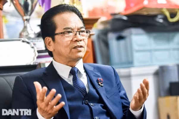 Nhung nghe si la Dai ta, Trung ta Cong an chuyen vai phan dien tren phim