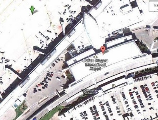 Thay vì được làm mờ, sân bay quốc tế Buffalo Niagara ở thành phố New York, Mỹ được tăng độ sáng lên khiến người dùng Google Maps không thể nhìn rõ các chi tiết của địa điểm này.