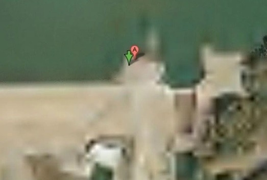 Con đập ngăn nước Keowee ở hồ thủy điện Lake Keowee, bang Nam Carolina, Mỹ được làm mờ trên Google Maps.