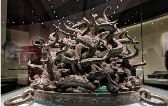 Tăng Hầu Ất (477 trước Công nguyên - 433 trước Công nguyên) còn có tên là Cơ Ất, một vị quân chủ của nước Tăng - chư hầu nhà Chu trong lịch sử Trung Quốc cổ đại. Vì vậy, ông thường được gọi là Tăng Hầu Ất.