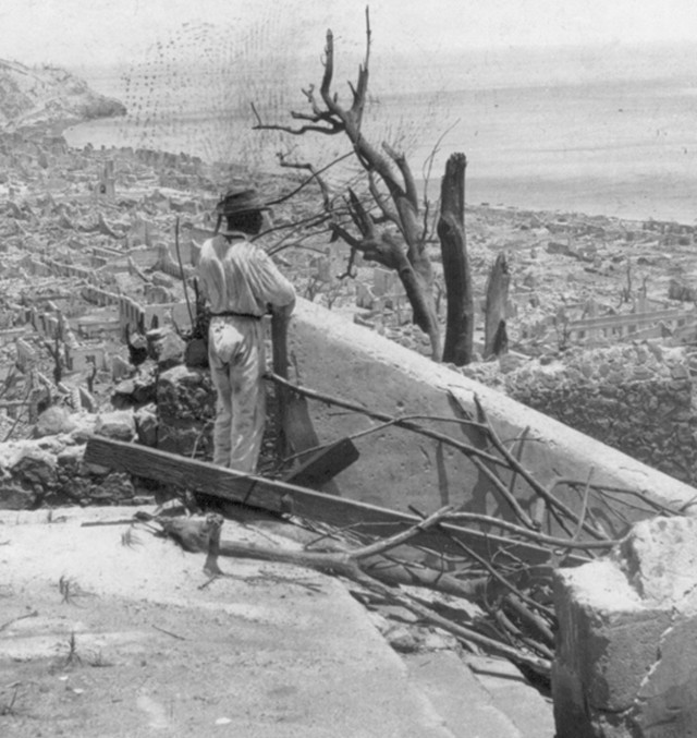 Sở dĩ Auguste Ciparis không chịu chung số phận như gần 30.000 người dân sống trên đảo là vì khi thảm họa xảy ra, gã đang là tử tù bị giam trong ngục tối dưới lòng đất.