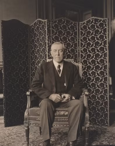 Vào ngày 31/1/1917, Đại sứ Đức tại Washington đã tới gặp Ngoại trưởng Mỹ Robert Lansing và mang theo một lá thư. Nội dung thư tuyên bố Đức sẽ nối lại chính sách tấn công không hạn chế bằng tàu ngầm U-boat.