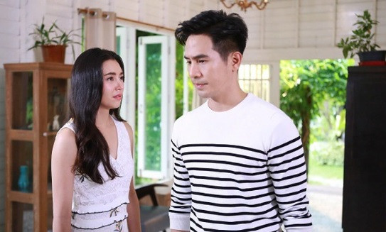 Ve mung nha moi cua em trai, vo chong toi ta hoa vi 1 chuyen