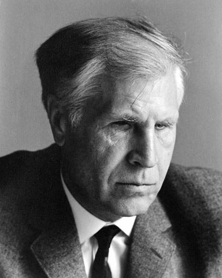 Ngoài ra, để vinh danh nhà toán học Pontryagin, một tiểu hành tinh và một con phố ở Moscow được đặt theo tên ông.