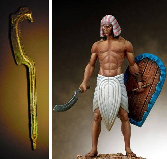 Thậm chí, tang lễ của một số pharaoh còn tiến hành nghi lễ đấu kiếm. Loại kiếm được sử dụng trong dịp trọng đại này là Khopesh. Do đó, vũ khí này đóng vai trò quan trọng trong cuộc sống của người Ai Cập thời cổ đại.