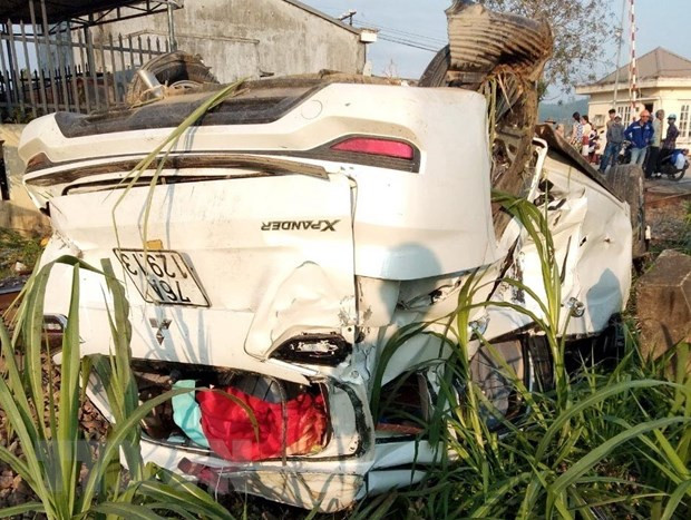 Cũng theo luật sư Tùng, điều 25 Luật Giao thông đường bộ và Khoản 2 và Khoản 3 Điều 16 Thông tư 33/2018/TT-BGTVT quy định về tiêu chuẩn, nhiệm vụ, quyền hạn đối với chức danh nhân viên đường sắt trực tiếp phục vụ chạy tàu; nội dung, chương trình đào tạo chức danh nhân viên đường sắt trực tiếp phục vụ chạy tàu; điều kiện, nội dung, quy trình sát hạch và cấp, cấp lại, thu hồi giấy phép lái tàu trên đường sắt do Bộ trưởng Bộ Giao thông vận tải ban hành.