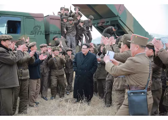 Các chuyên gia cũng nhận ra rằng, cabin xe đã được sửa đổi so với lần xuất hiện trong cuộc duyệt binh 2015, khi cabin được bổ sung thêm giáp bảo vệ.