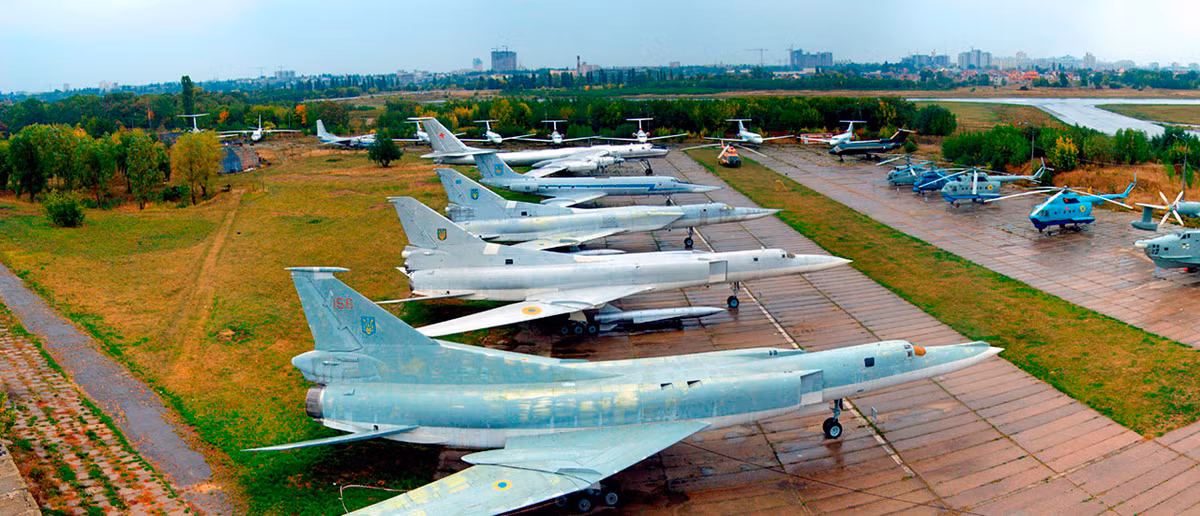 Bảo tàng hàng không quốc gia Ukraine đặt trong khu vực sân bay Zhulyany lưu giữ hầu hết các máy bay quân sự và dân sự do Liên Xô sản xuất. Thậm chí, có những hiện vật thuộc hàng độc mà bảo tàng Monino ở Moscow không có.