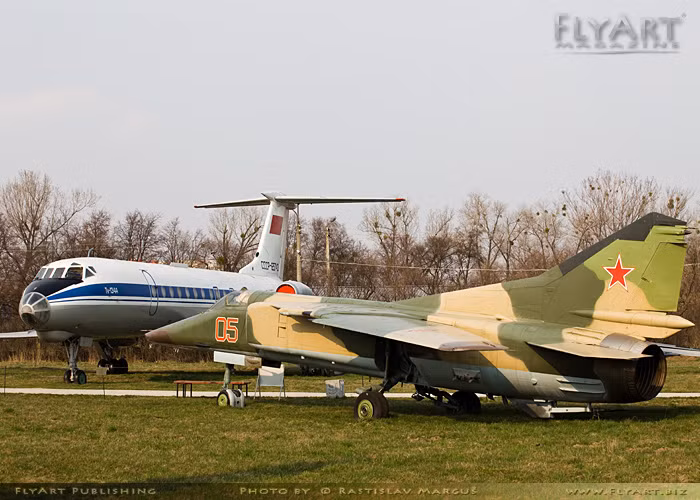 Máy bay tiêm kích bom MiG-23BN.