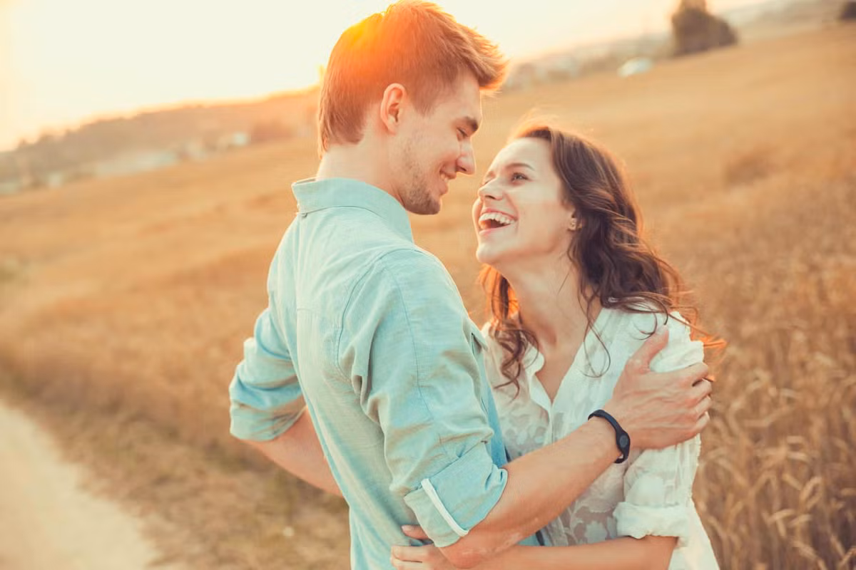 Ban gai qua xinh dep, chang trai khong dam than mat vi dieu nay