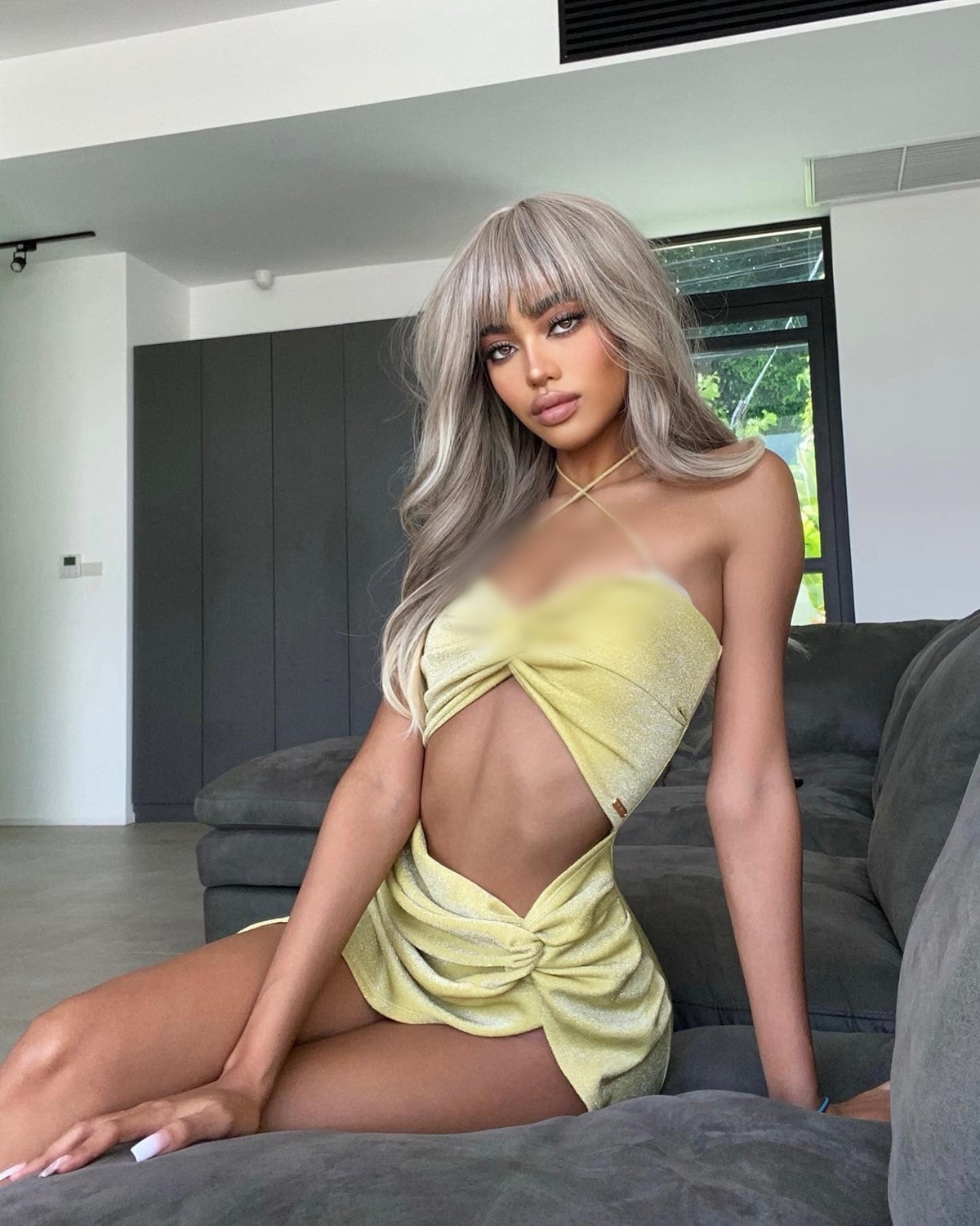 Điểm đặc biệt ở Thanya Kambridge là cô nàng không sở hữu làn da trắng sứ như những hot girl khác.