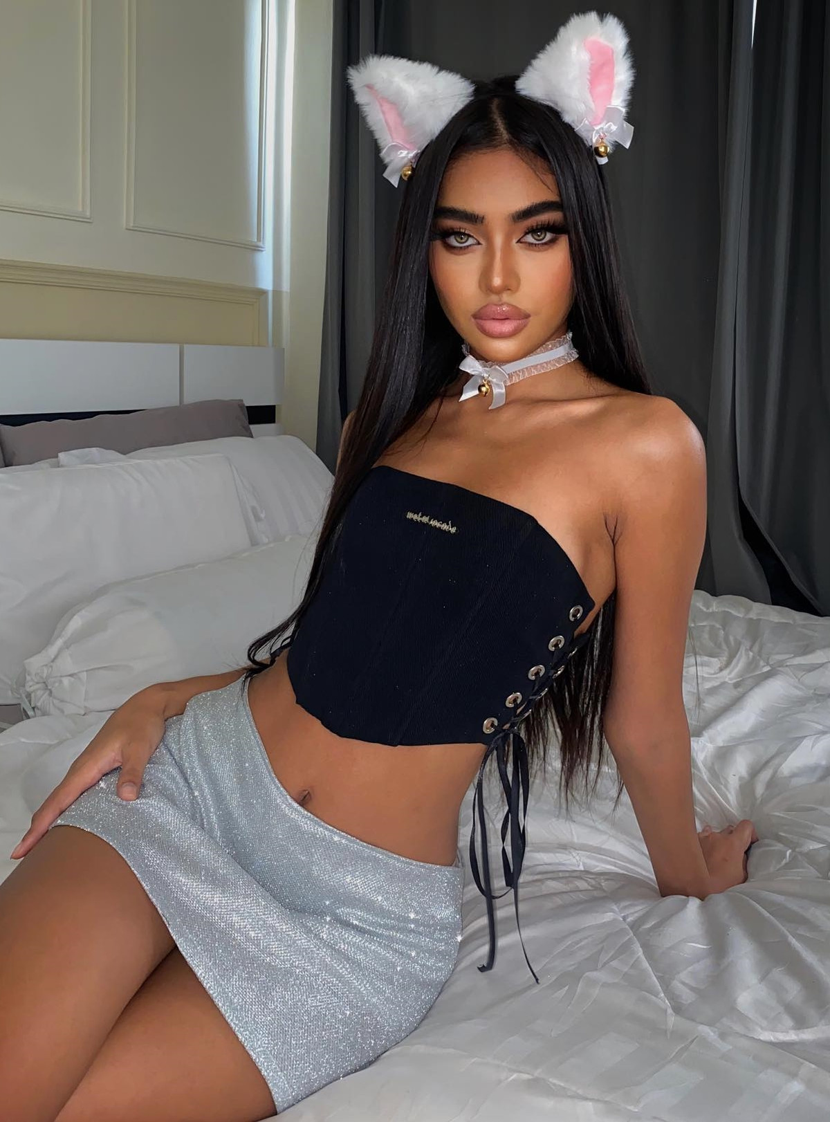 Đa số mọi người đều tán dương body đẹp như tượng tạc của Thanya Kambridge và cho rằng cô nàng chẳng khác nào một nàng búp bê sống.