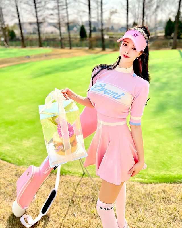 Theo tìm hiểu, từng kinh doanh dược phẩm, Seo Yoo A được mệnh danh là mỹ nhân ngành dược hay hot girl ngành dược.