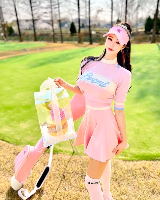 Theo tìm hiểu, từng kinh doanh dược phẩm, Seo Yoo A được mệnh danh là mỹ nhân ngành dược hay hot girl ngành dược.