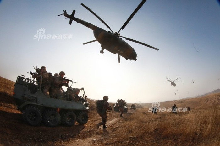 Trong vòng mười năm tới, lực lượng đổ bộ đường không sẽ là hướng ưu tiên phát triển của Quân đội Trung Quốc, quân đội sẽ được trang bị các loại trực thăng hạng nặng tốc độ cao, trực trực thăng vận tải hạng nặng, trực thăng trinh sát không người lái và các loại máy bay khác; góp phần cải thiện khả năng đổ bộ đường không của Quân đội Trung Quốc.