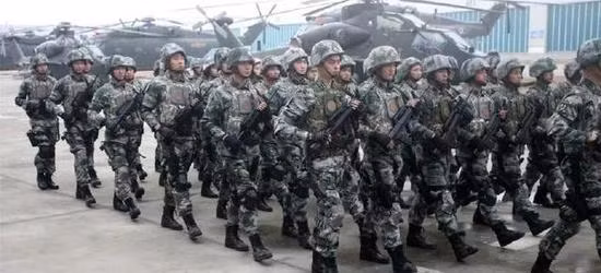 Phương hướng chung của Quân đội Trung Quốc là cải tổ các binh đoàn lục quân nặng nề, thành các đơn vị gọn nhẹ, phản ứng nhanh cấp lữ đoàn và tương đương theo mô hình của Quân đội Mỹ. Tuy nhiên để làm chủ chiến trường cần có vũ khí hạng nặng với hỏa lực áp đảo, điều này có lẽ mâu thuẫn với chiến lược khi xây dựng các đơn vị gọn nhẹ, phản ứng nhanh; nếu muốn như Quân đội Mỹ hoặc Nga thì khả năng tiến công đường không của quân đội Trung Quốc chắc chắn phải được cải thiện.