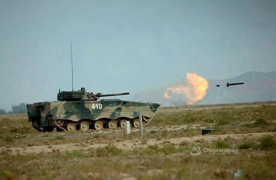 Cùng với đó là phát triển các loại tên lửa chống tăng thế hệ mới, được gắn trên xe cơ giới, được trang bị trong tiểu đoàn chống tăng của lữ đoàn. Và rất có thể, Quân đội Trung Quốc sẽ trang bị tên lửa chiến thuật kiểu "Iskander" của Nga để cải thiện khả năng tiến công cấp chiến dịch. Nói chung, kỳ vọng của Quân đội Trung Quốc mười năm tới sẽ là một thập kỷ nâng cấp toàn diện các thiết bị vũ khí trang bị cũng như một thập kỷ phát triển toàn diện về chiến lược, chiến dịch và chiến thuật của họ.