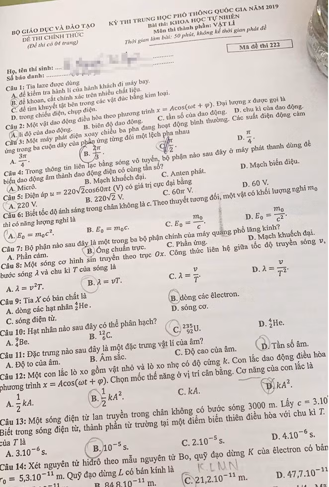 Đề thi môn Vật lý - mã đề 222 - trang 1.