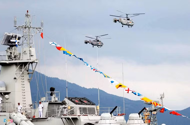 Mẫu trực thăng săn ngầm này được trang bị 2 động cơ Isotov TV3-117V công suất 1.660 kW (2.230 shp) mỗi chiếc cho tốc độ tối đa 270 km/h, tầm bay chuyển sân 980 km, trần bay 5.000 m. Nguồn ảnh: Báo Nghệ An.