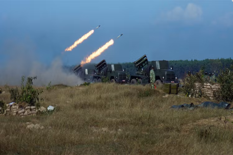 Pháo phản lực phóng loạt BM-14.