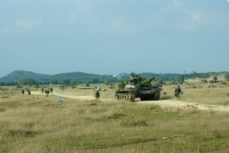 Tiểu đoàn bộ binh vận động chiến đấu tiến công.