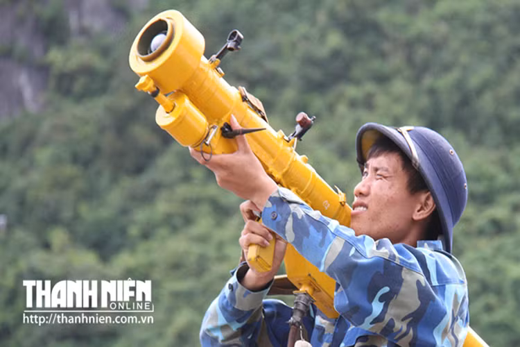 Trong kháng chiến chống Mỹ các đơn vị tên lửa phòng không A72 của Việt Nam có thành tích chiến đấu khá vẻ vang và là nổi khiếp sợ của các phi công Mỹ và quân đội ngụy Sài Gòn. Và ngày nay các đơn vị phòng không được trang bị tên lửa A72 ở các quân binh chủng vẫn đang tiếp tục phát huy truyền thống đó. Nguồn ảnh: Thanh Niên.