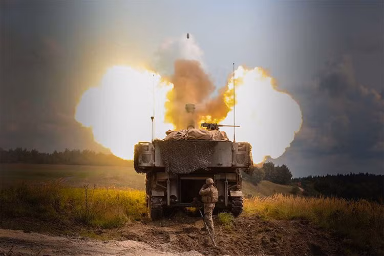 Binh sĩ Mỹ khai hỏa pháo tự hành M109A6 Paladin trong một cuộc diễn tập tại Đức. Ảnh: Quân đội Mỹ.