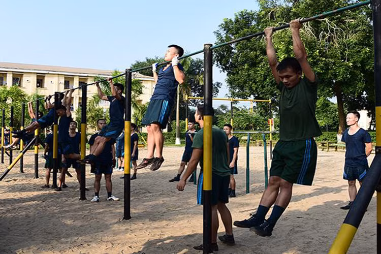 Phúc tra thể lực cho học viên lớp Kỹ sư Hàng không, Khóa 58.